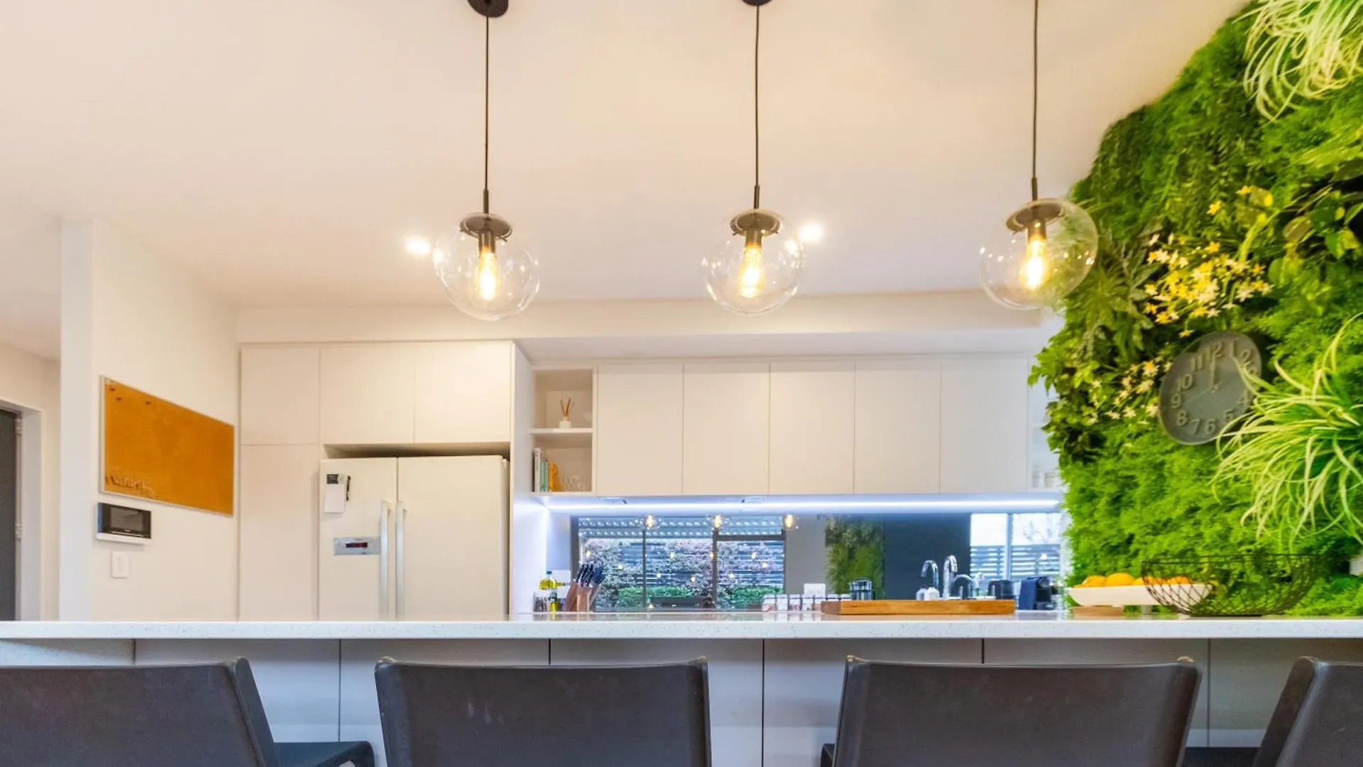 Private Family City Retreat, Sleeps 8 Christchurch Apartment