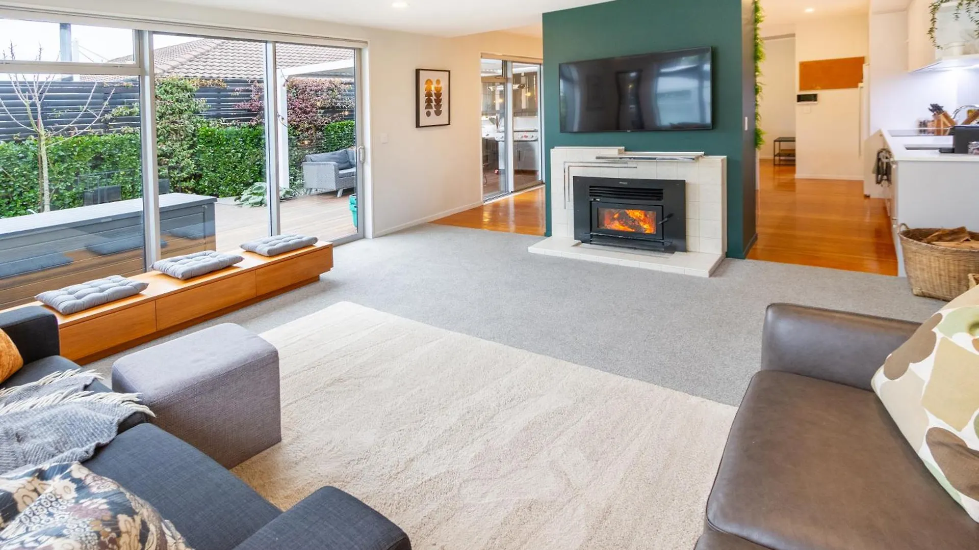 Private Family City Retreat, Sleeps 8 Christchurch