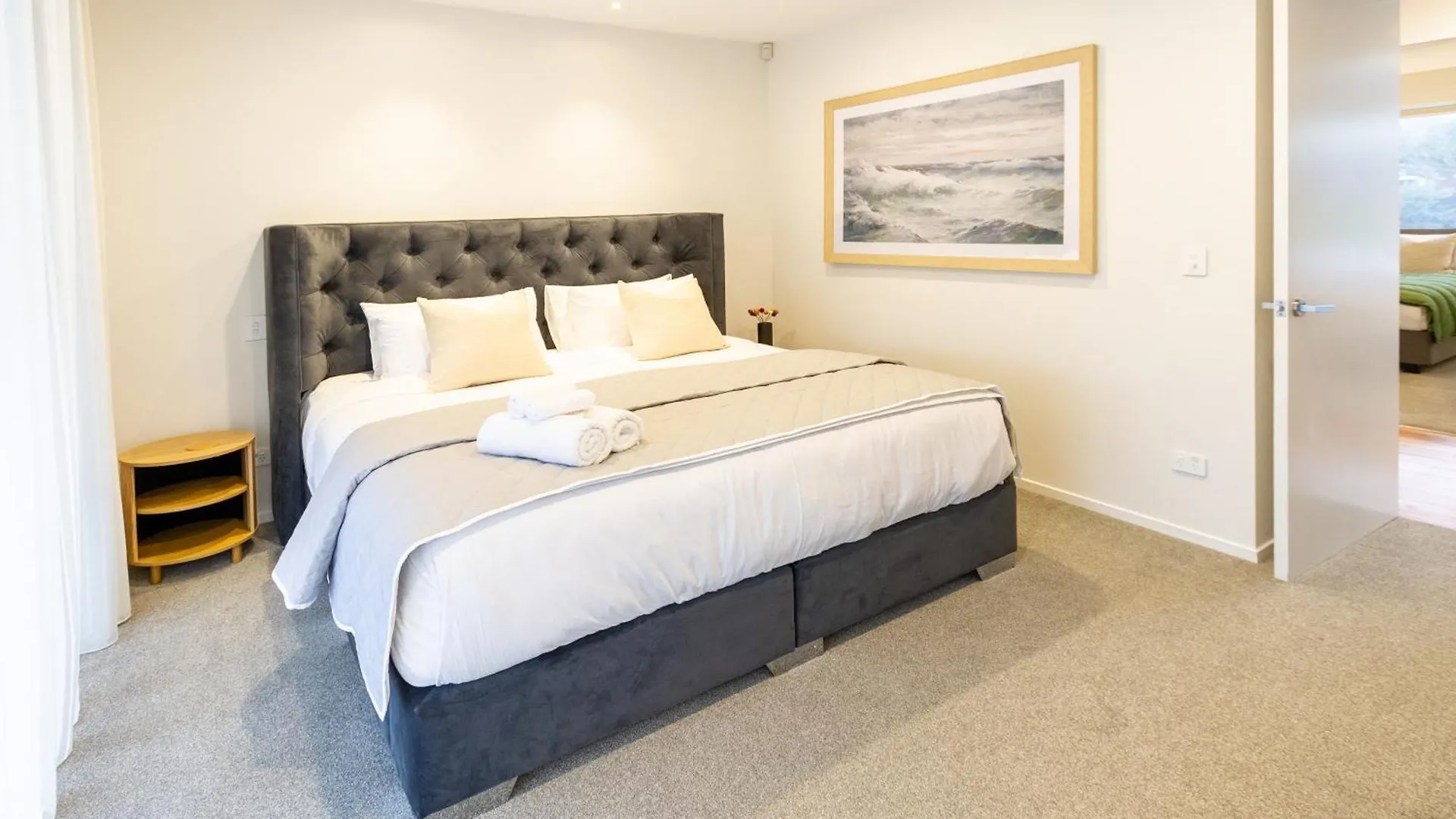 Apartment Private Family City Retreat, Sleeps 8 Christchurch