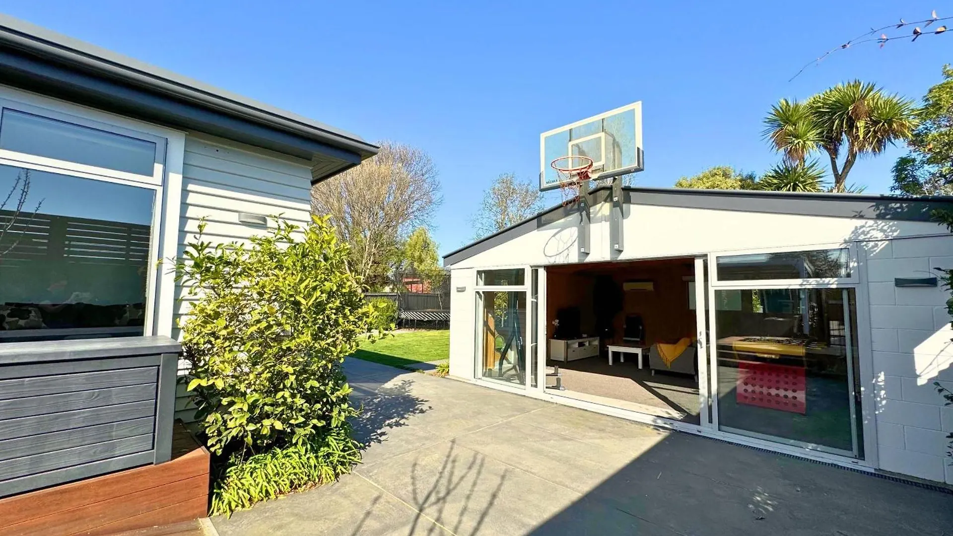 Private Family City Retreat, Sleeps 8 Christchurch