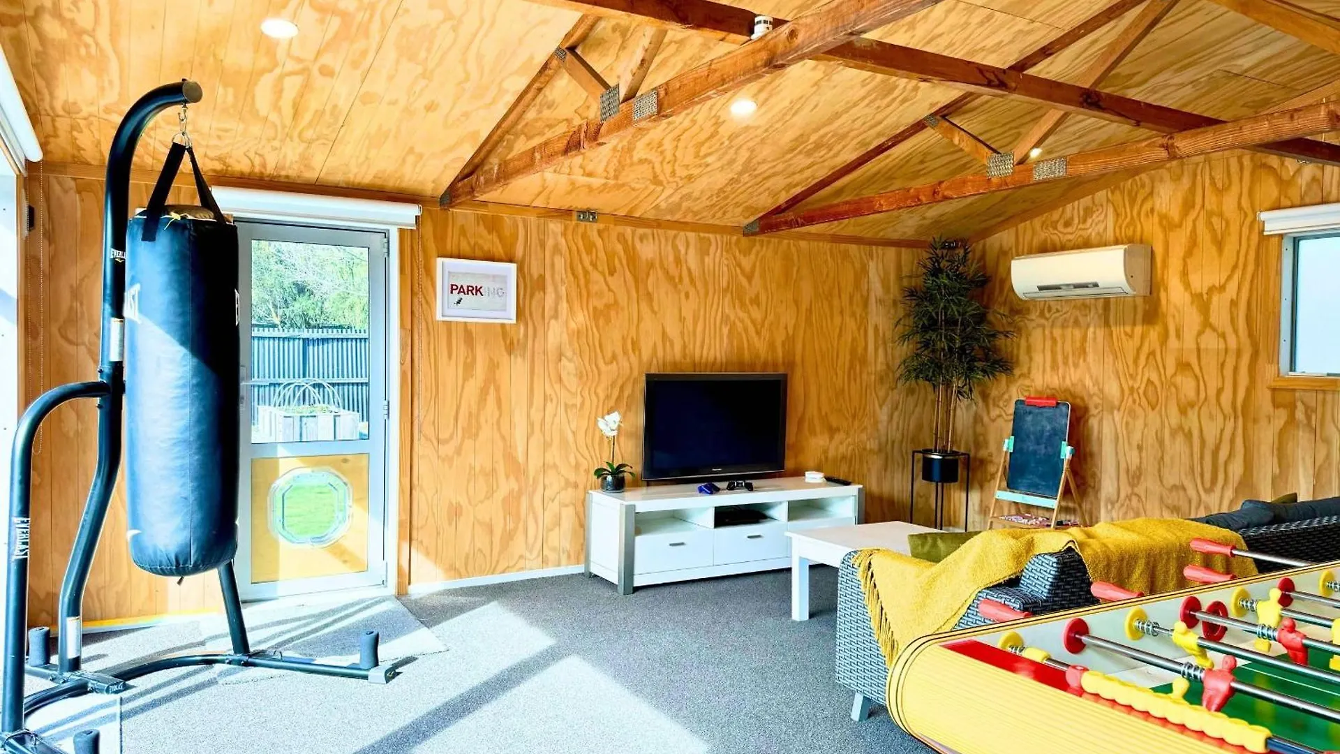 Private Family City Retreat, Sleeps 8 Christchurch 0*,  New Zealand
